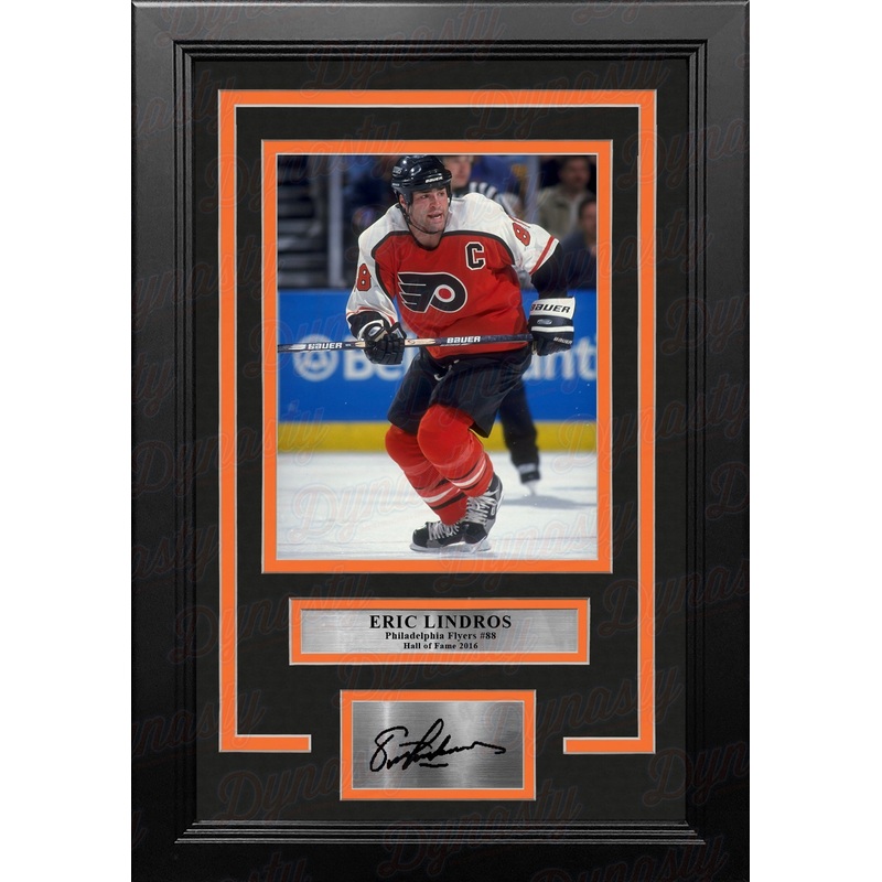 Eric Lindros in Action Philadelphia Flyers 8" x 10" Framed Hockey Photo with Engraved Autograph